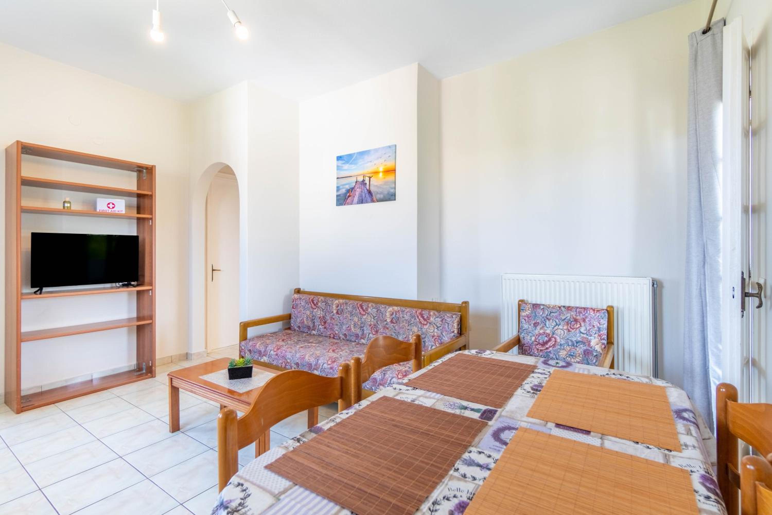 Two-Bedroom Deluxe Apartment with Ocean View photo 1