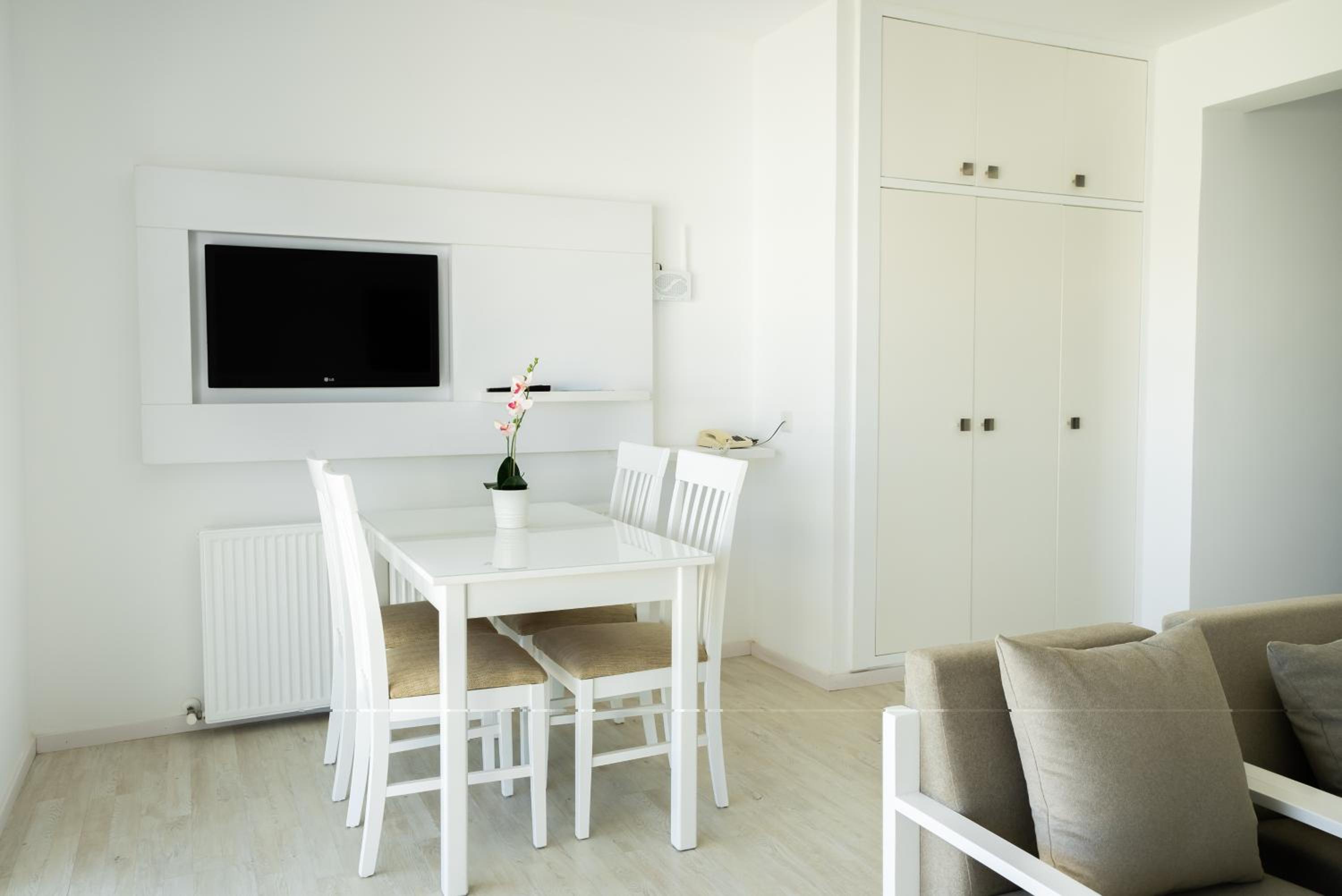 One-Bedroom Apartment - Photo 18