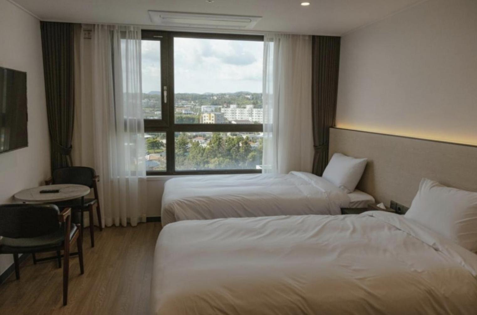 Twin Room with Mountain View - Photo 7