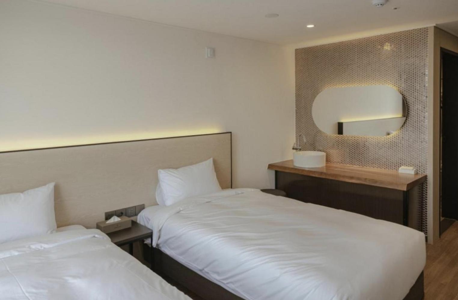 Twin Room with Mountain View - Photo 5