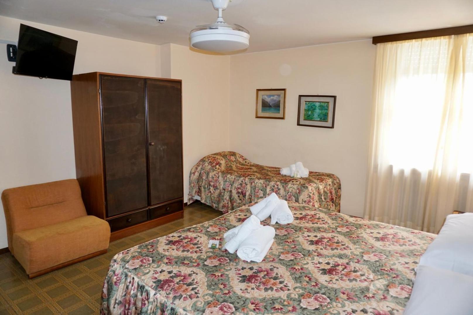 Triple Room (3 Adults) - Photo 2