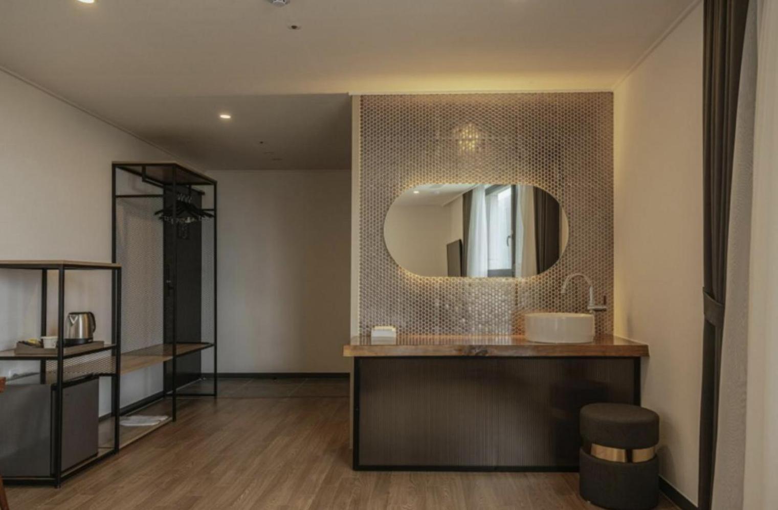 Twin Room with Sea View - Photo 2
