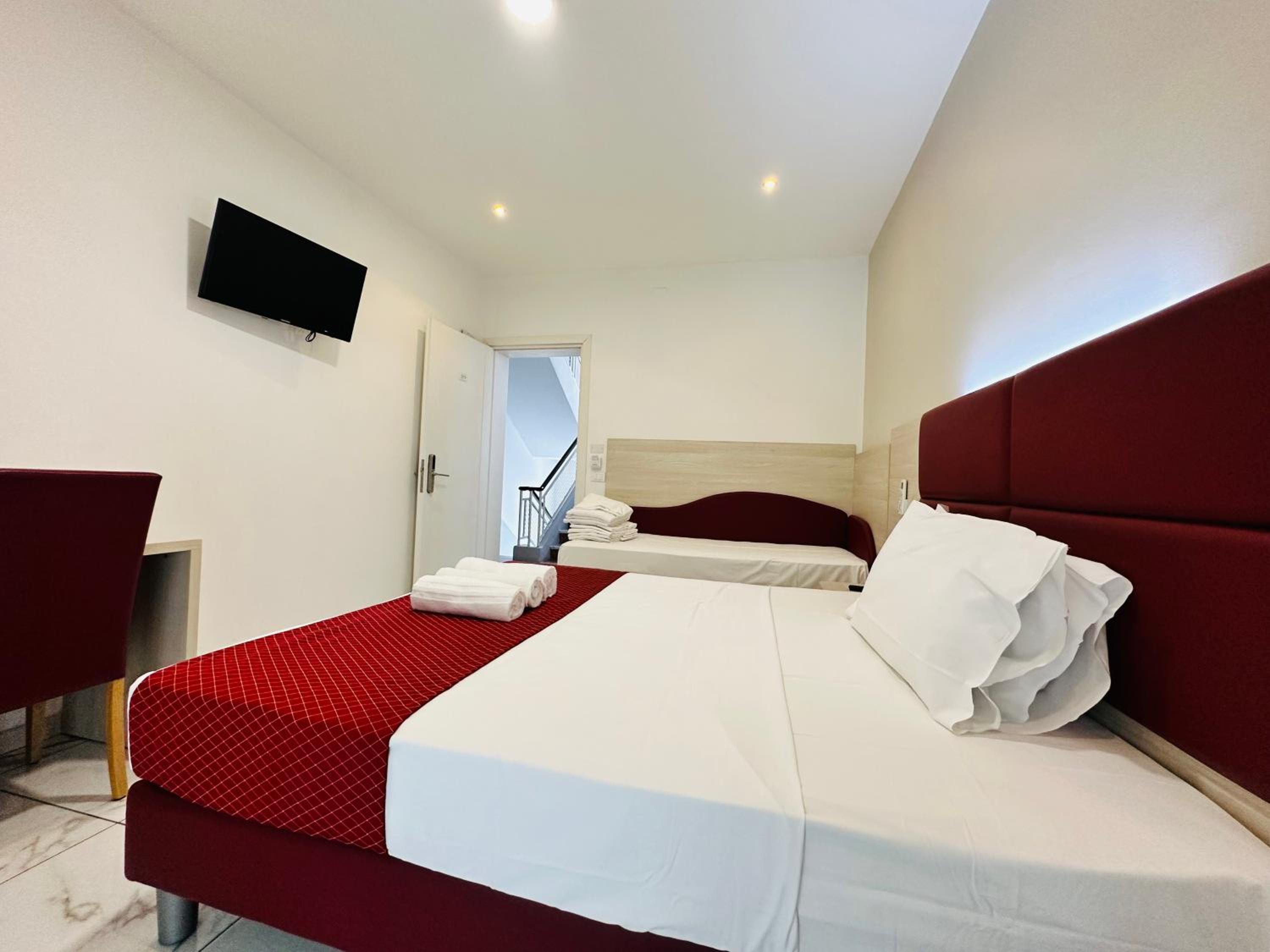 Triple Room - Photo 18