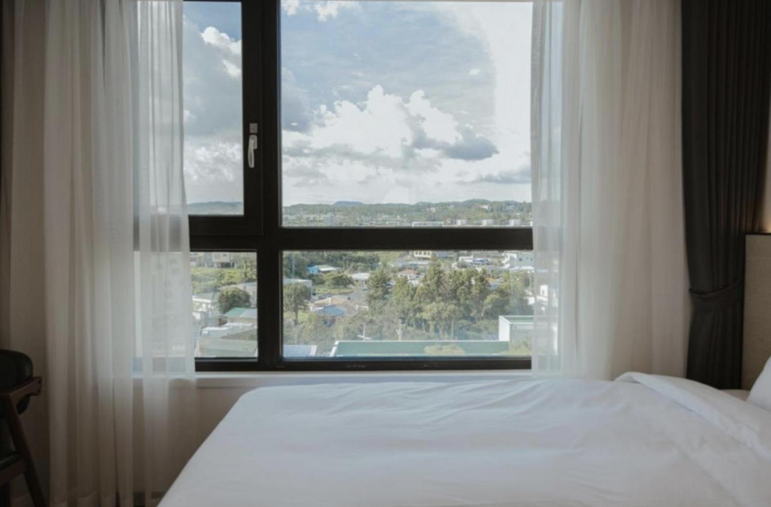 Double Room with Sea View - Photo 3