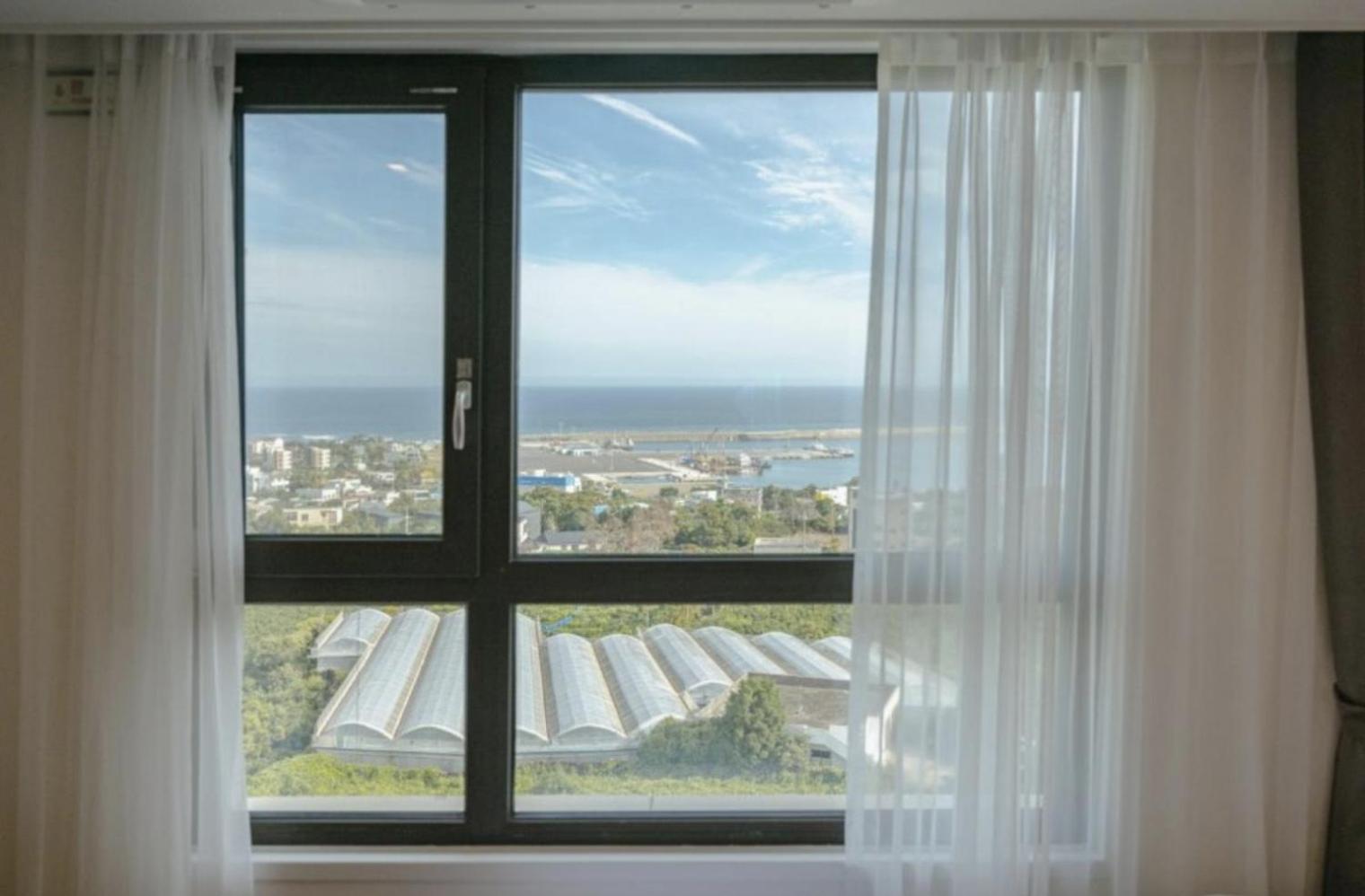 Double Room with Sea View - Photo 2