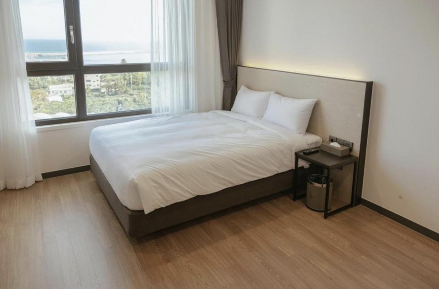 Double Room with Sea View - Photo 4