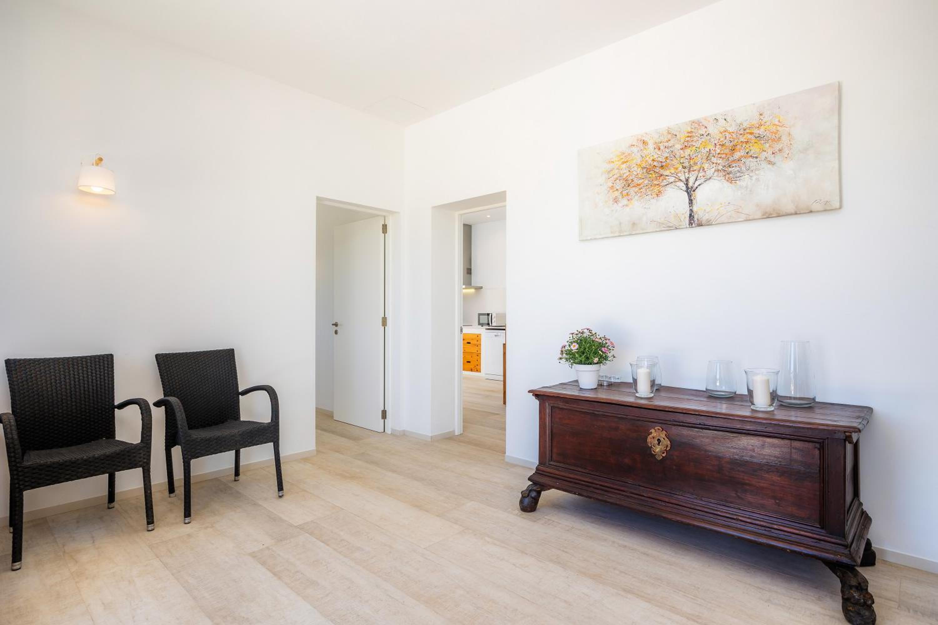 Three-Bedroom Apartment with Mountain View photo 2