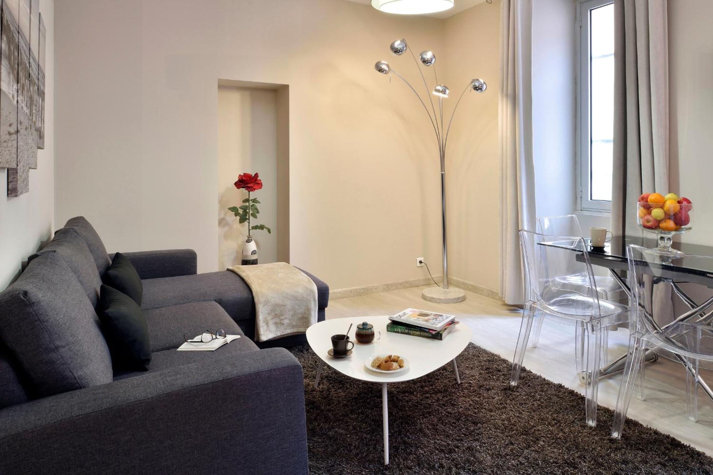 Deluxe Apartment - Photo 9