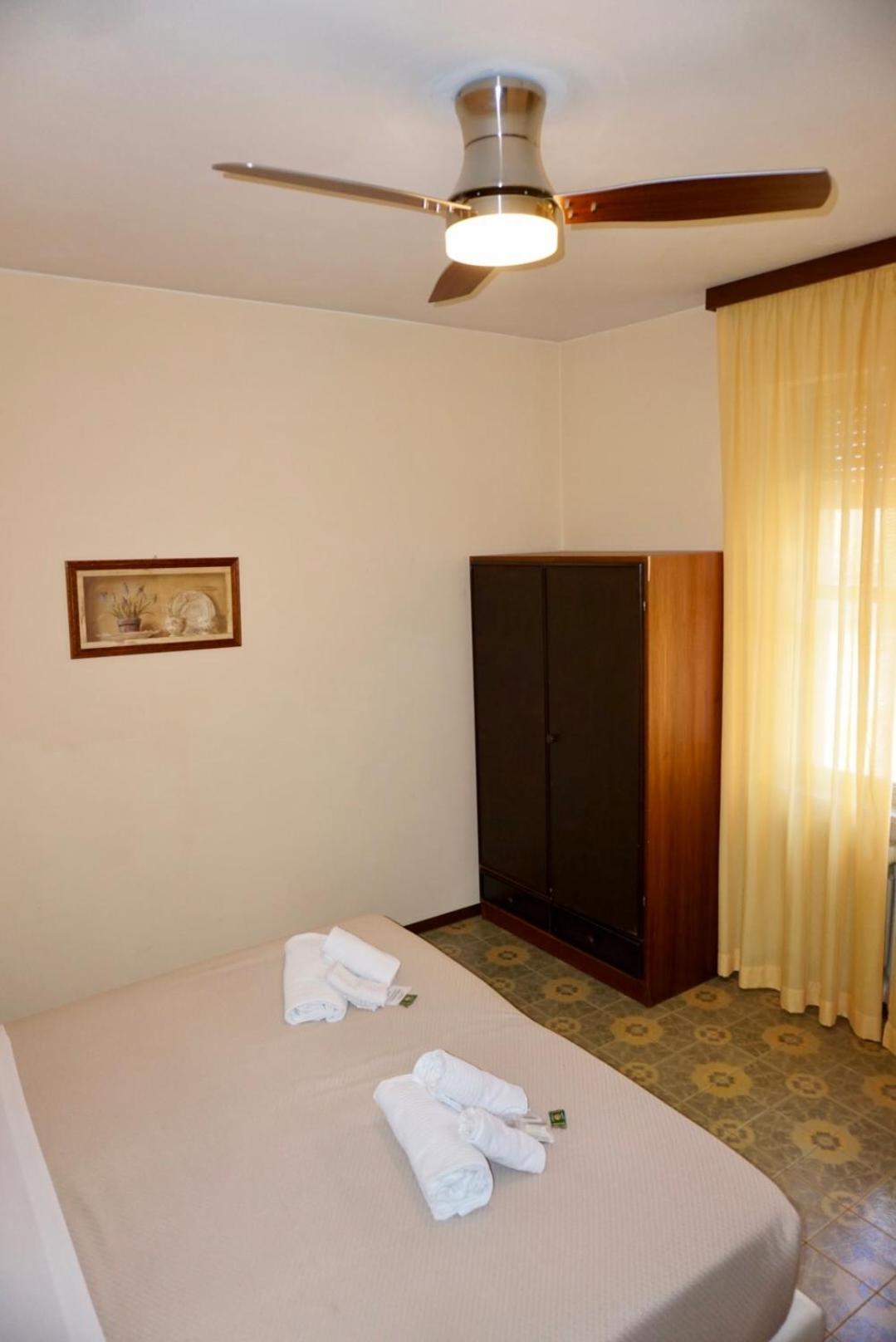 Double or Twin Room - Photo 6