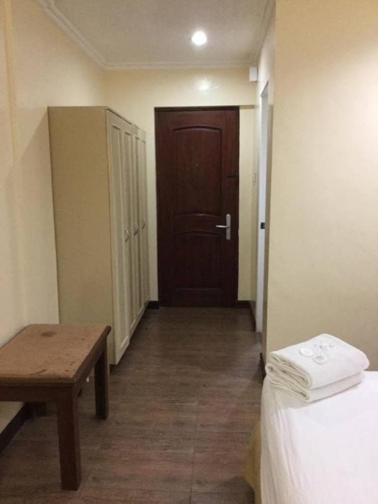 Deluxe King Room - Photo 3