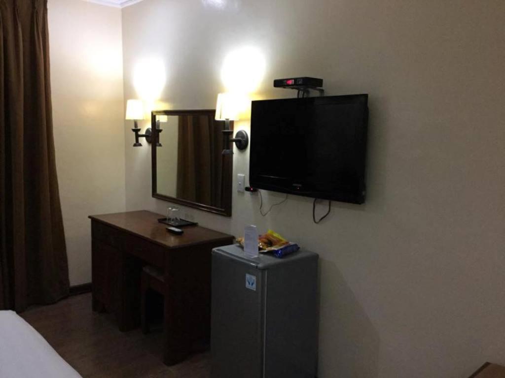 Deluxe King Room - Photo 2