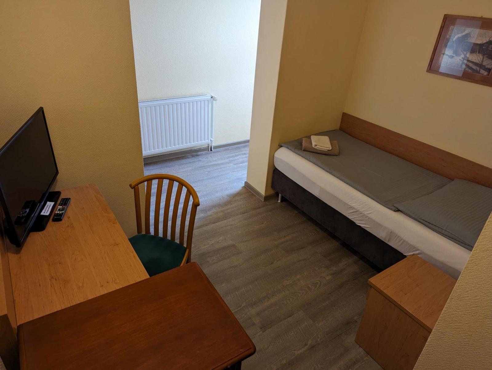 Single Room photo 3