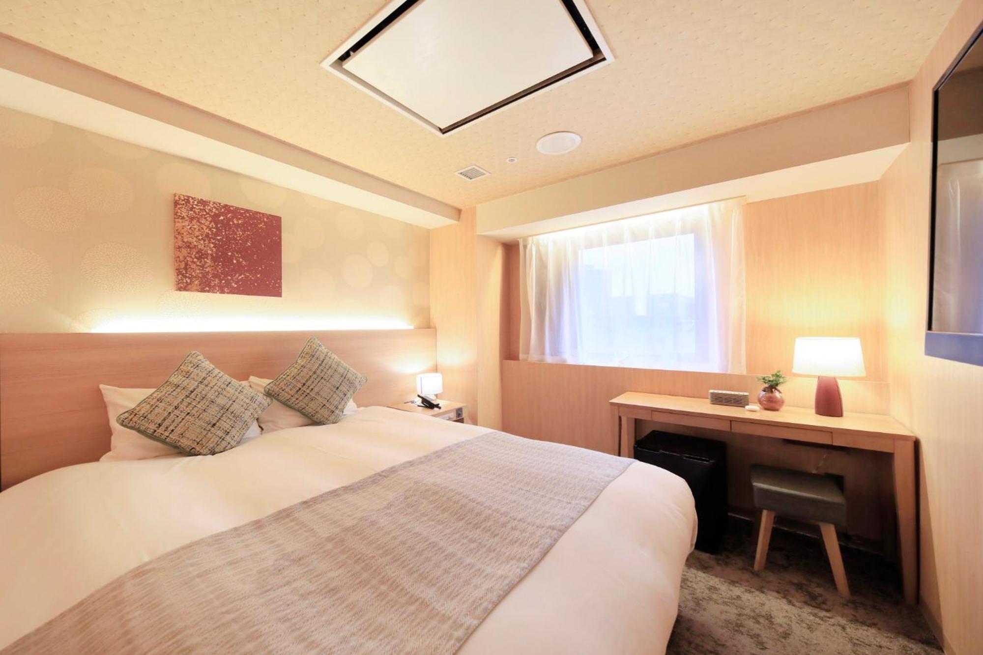 Standard Queen Room - Non-Smoking