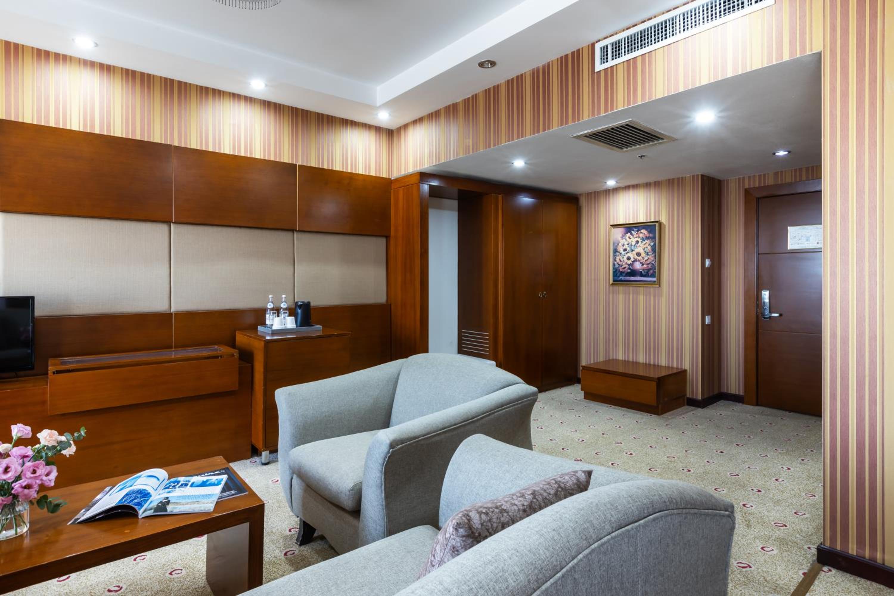 Suite photo 1