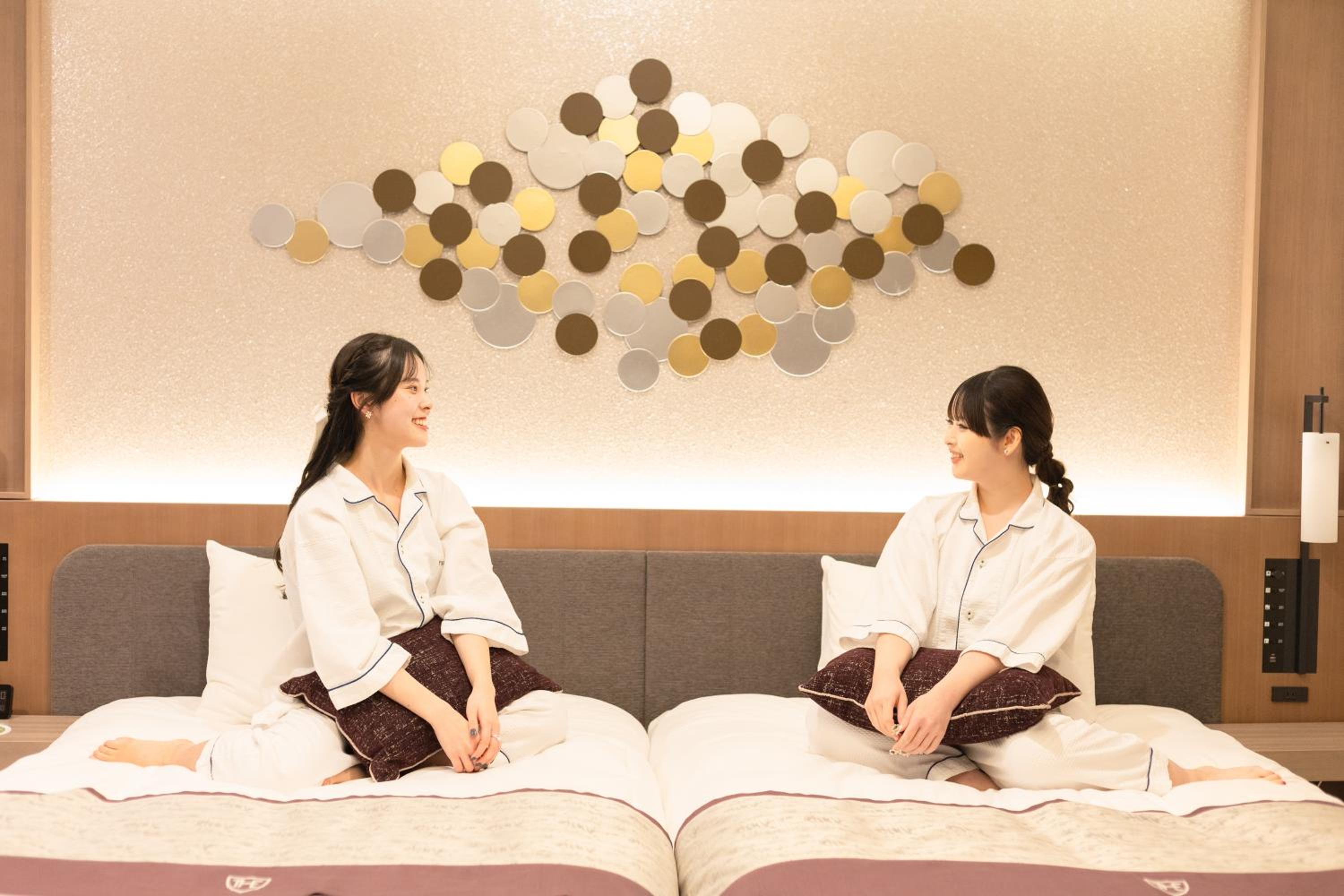 Suite - Non-Smoking photo 2