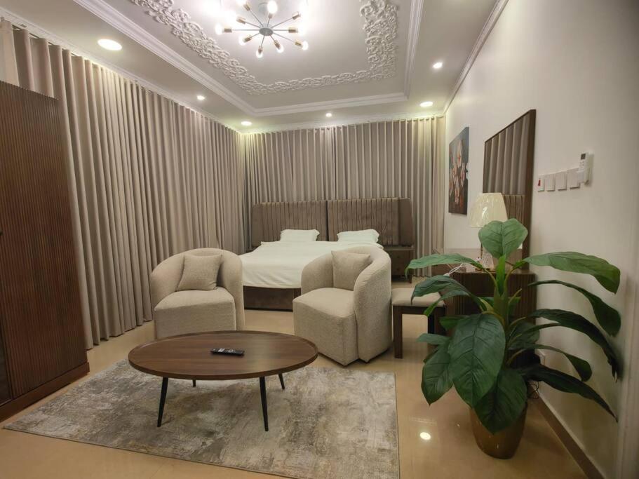 Studio Apartment photo 3