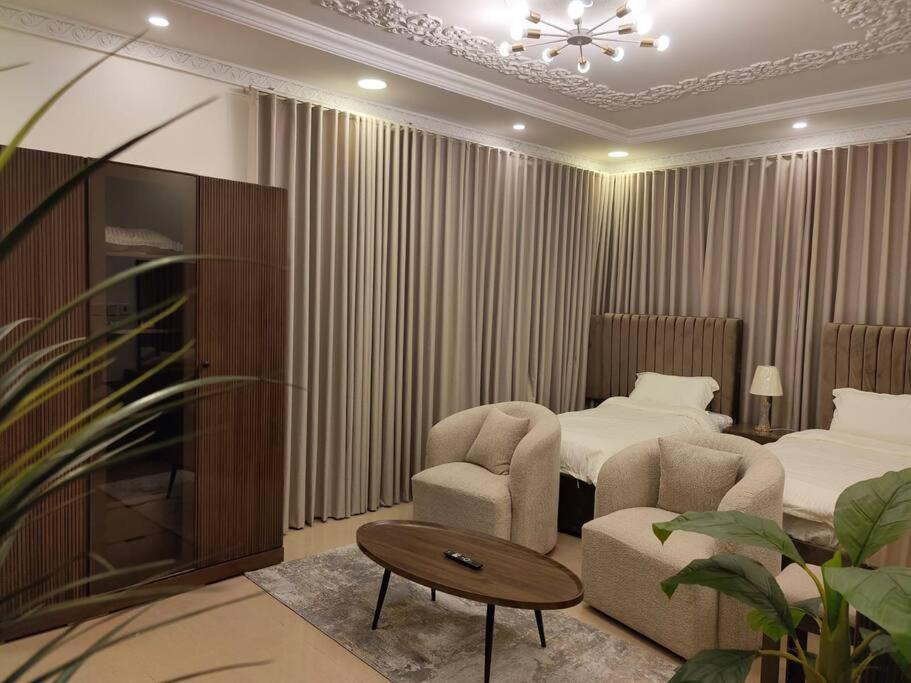 Studio Apartment photo 2