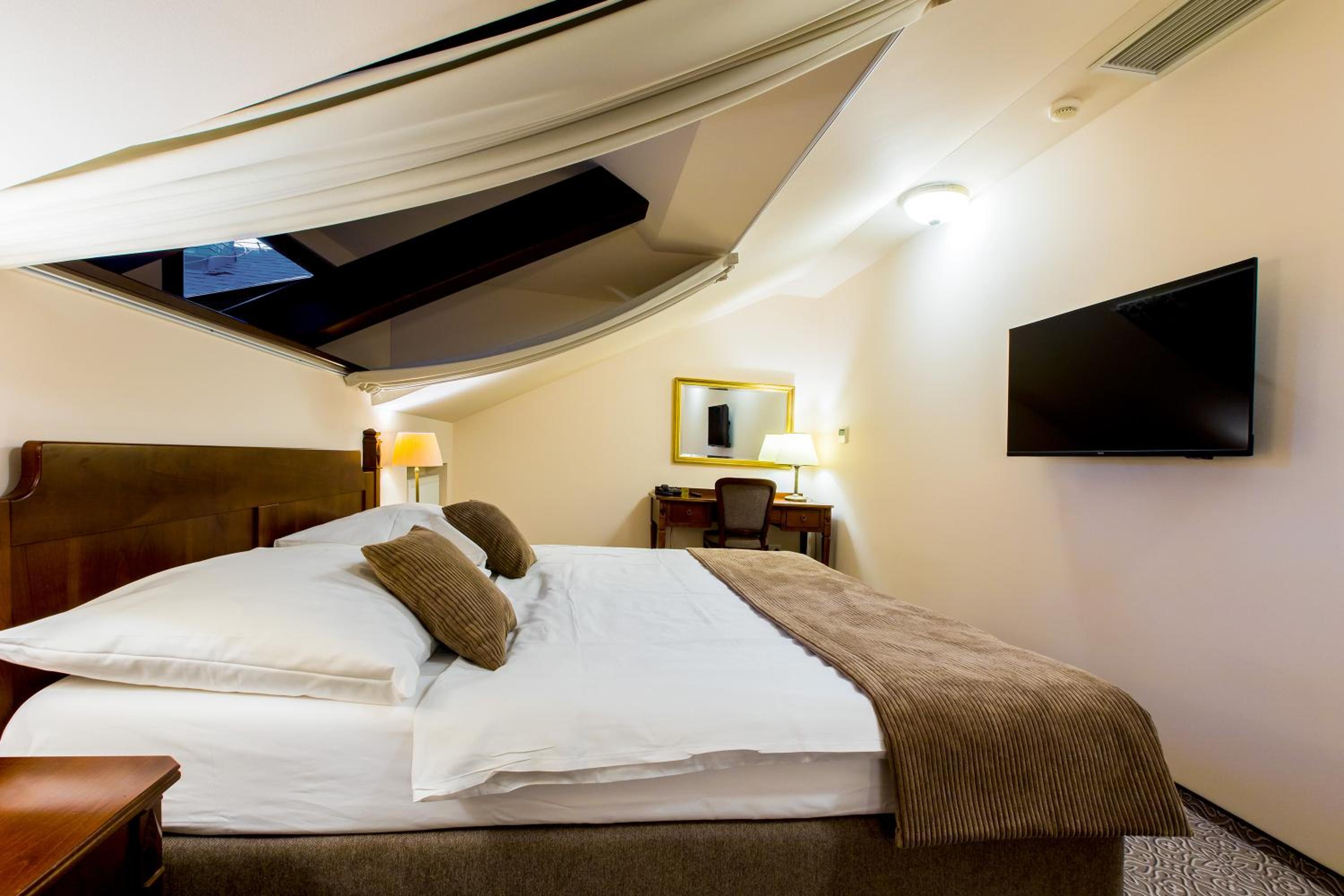 Superior Double Room - Photo 3