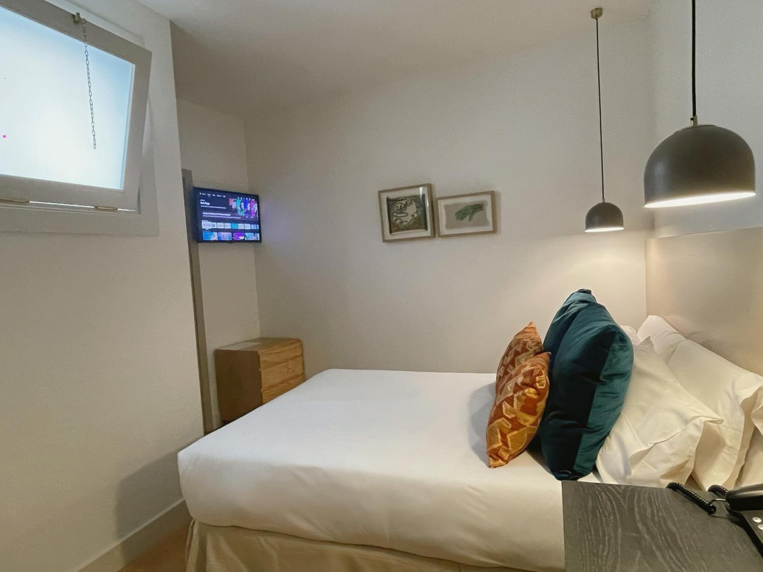 Single Classic Interior Room