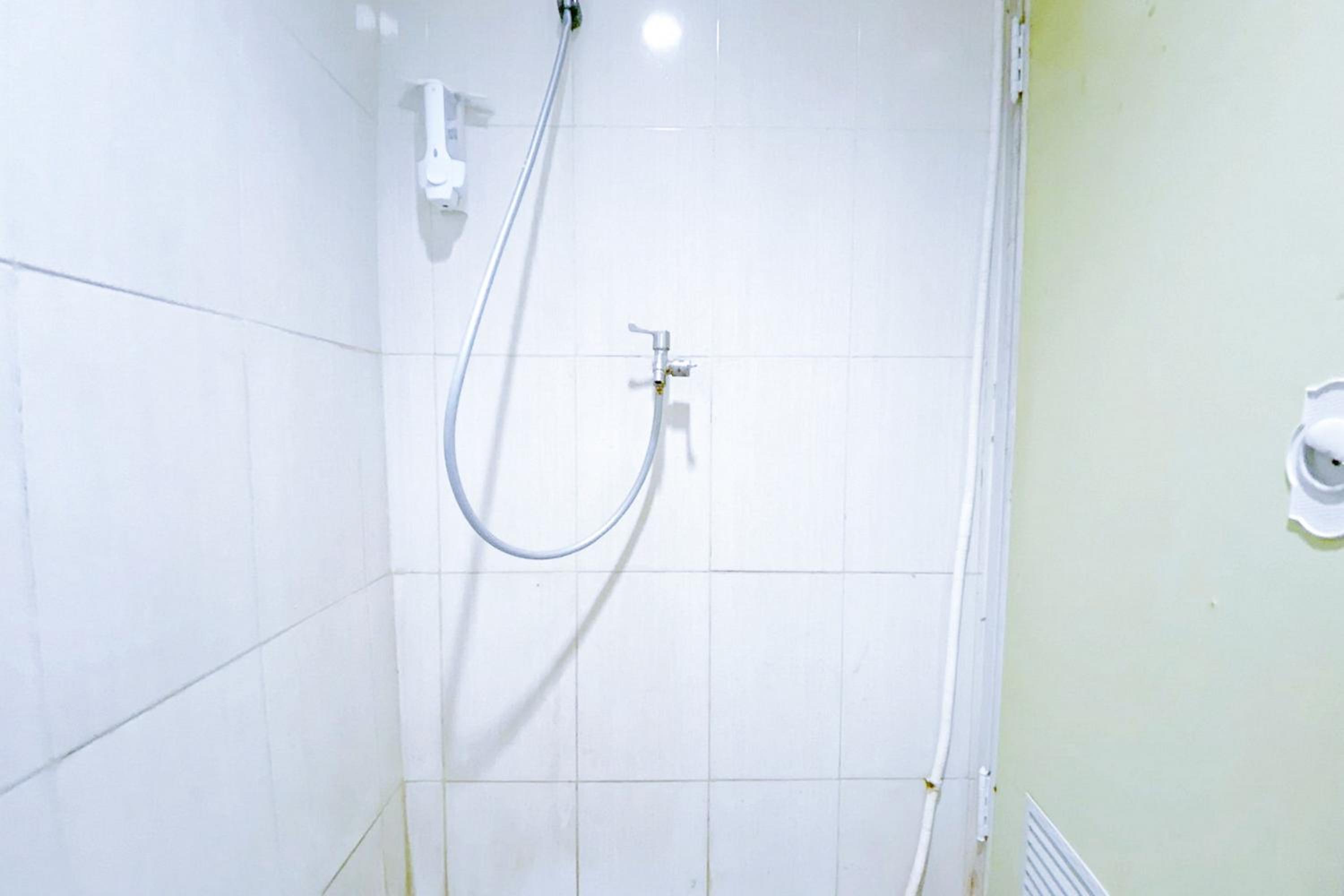 Standard Double Room - Photo 7