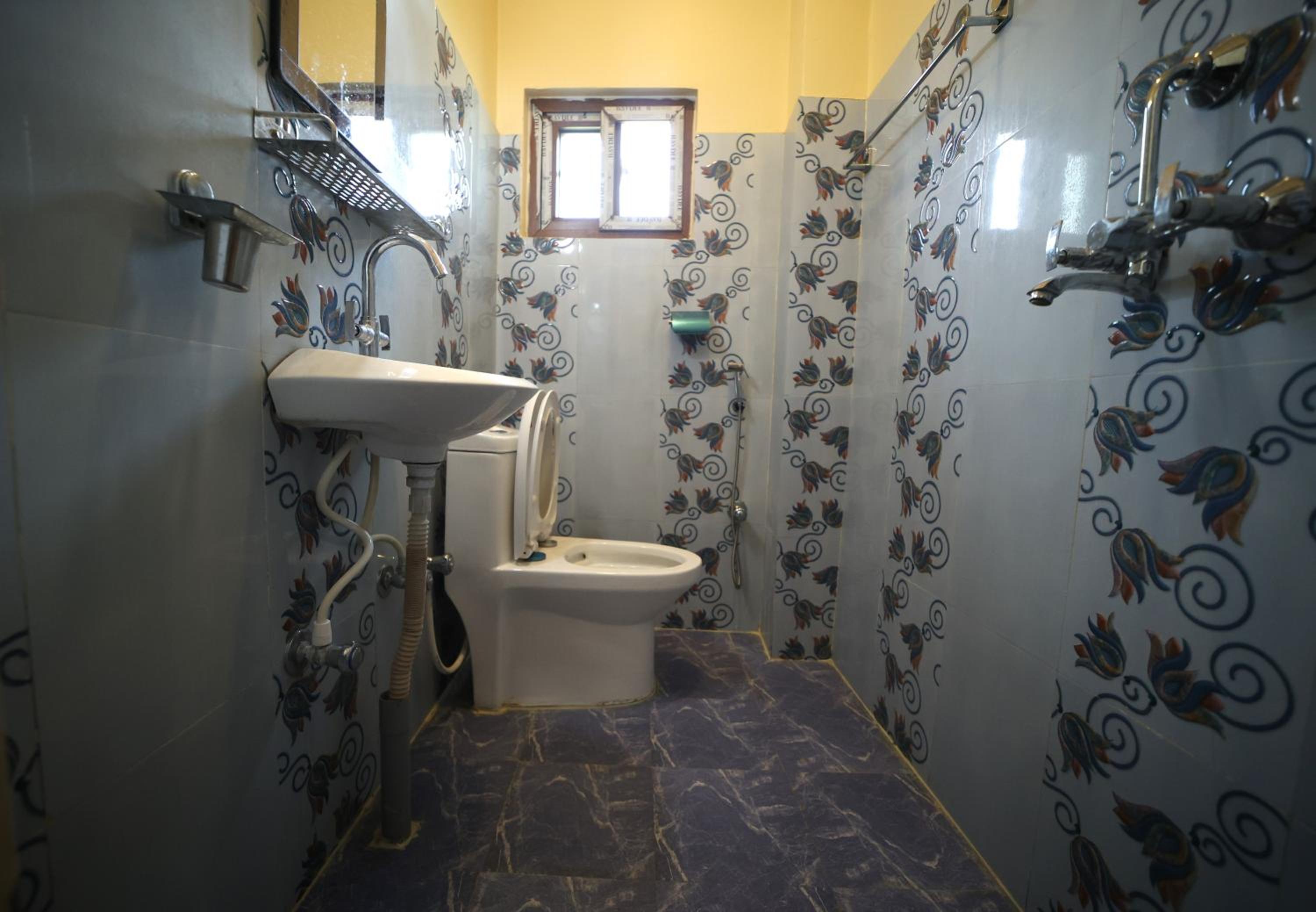 Double or Twin Room with Balcony photo 2