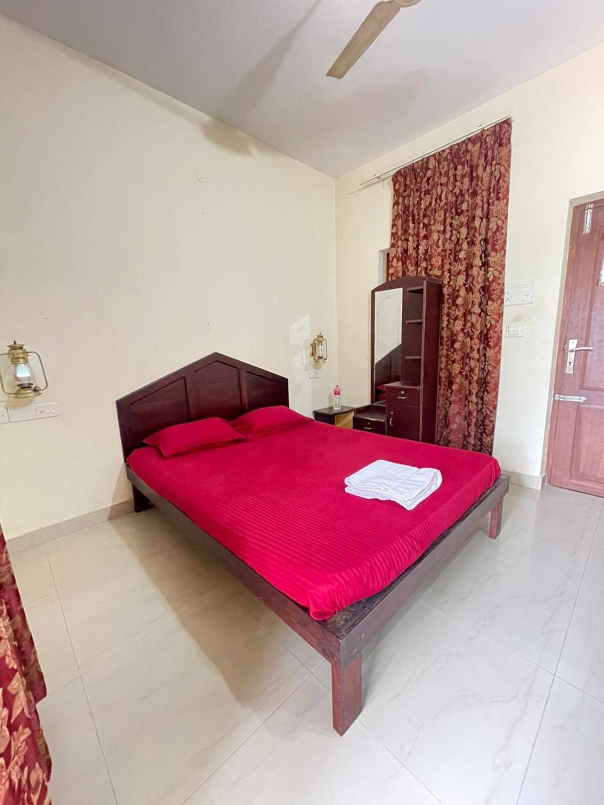 Standard Double Room With Fan photo 3