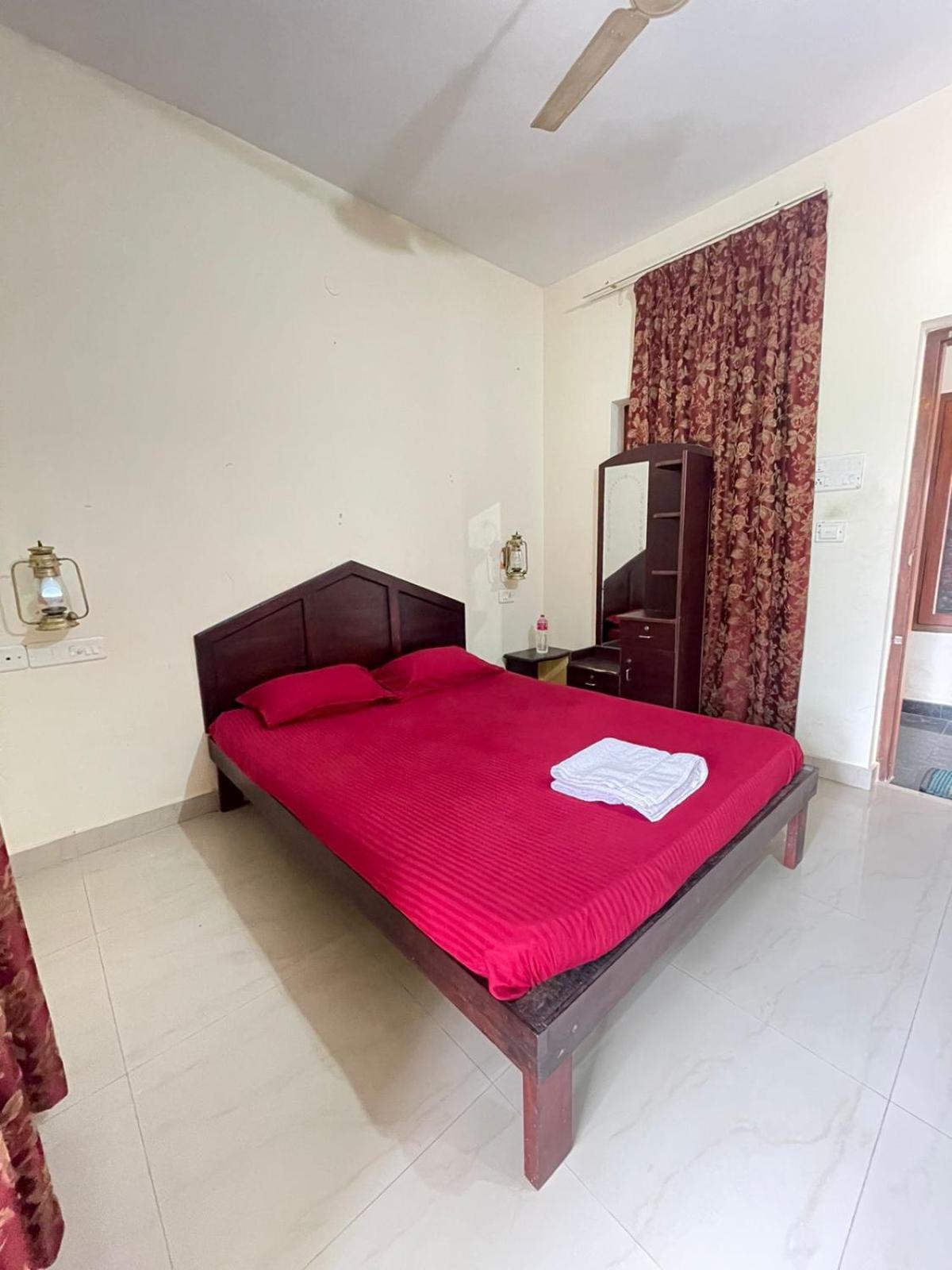 Standard Double Room With Fan photo 1