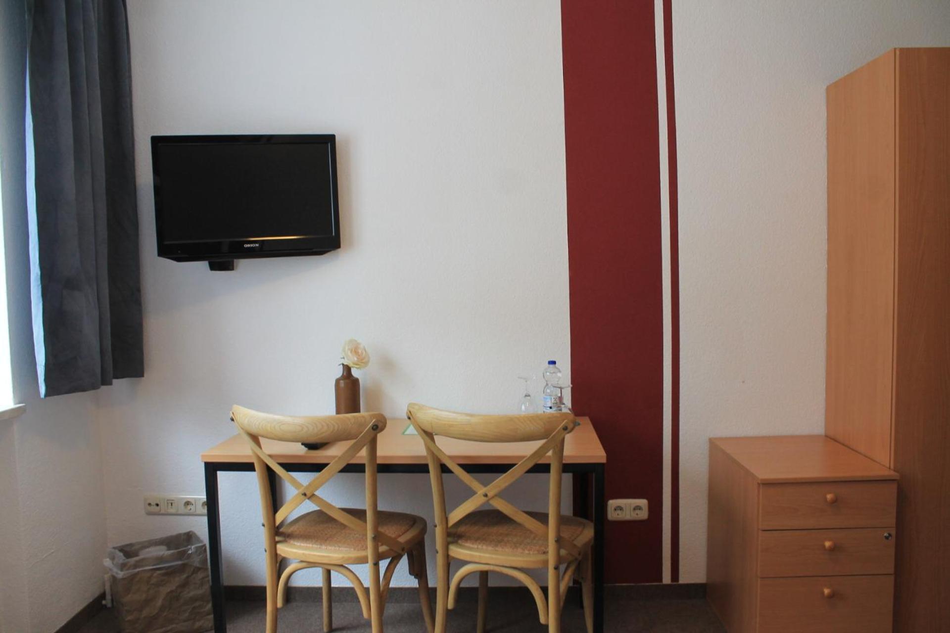Double Room - Photo 12