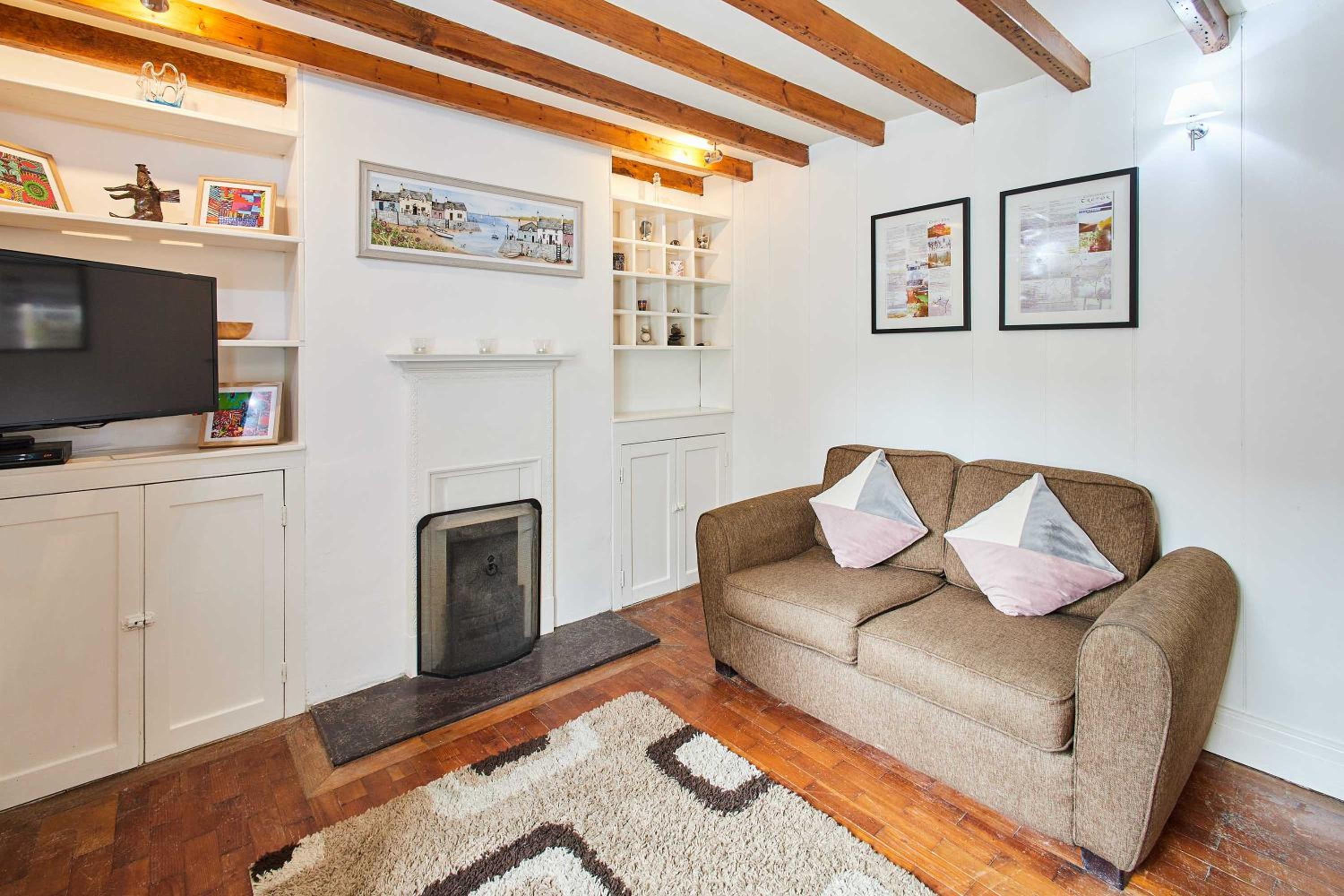 Three-Bedroom House photo 1