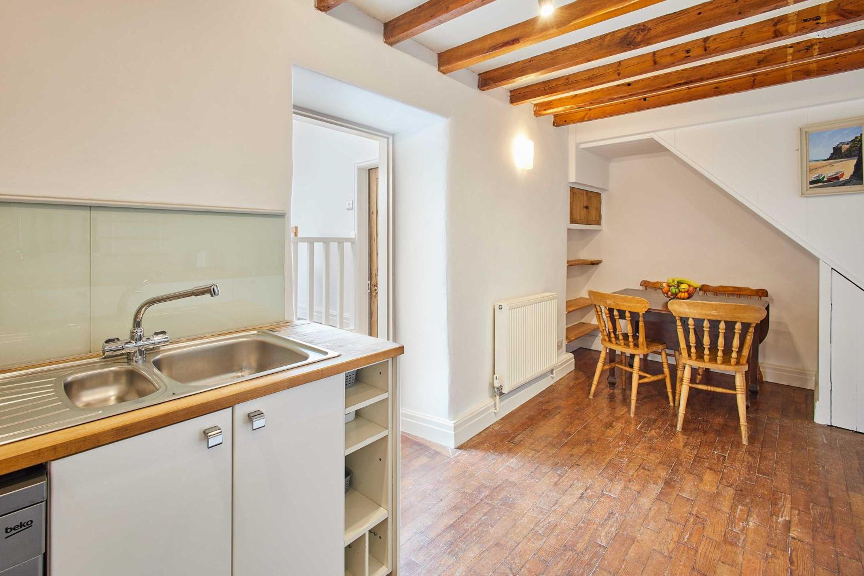 Three-Bedroom House photo 2