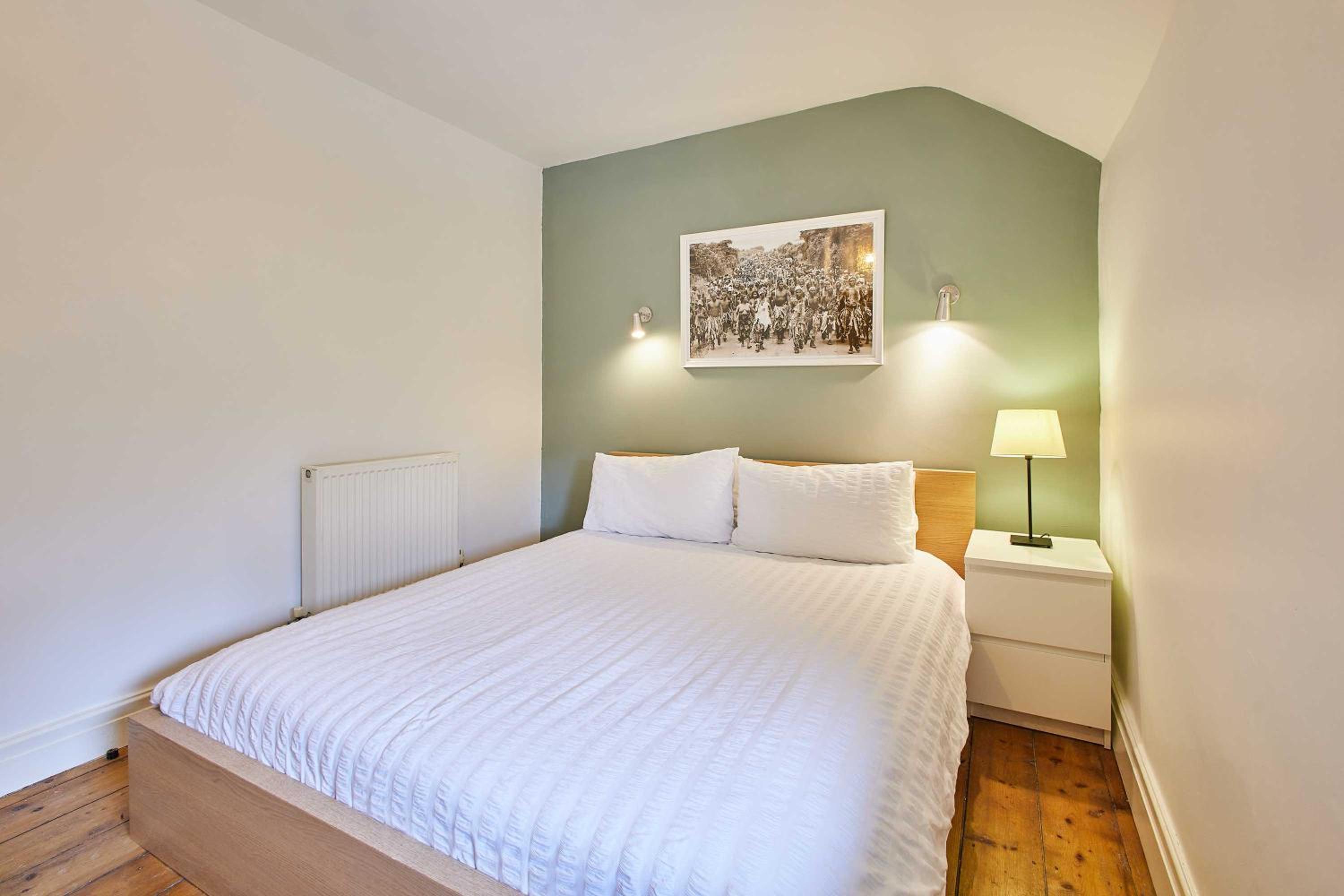 Three-Bedroom House photo 3