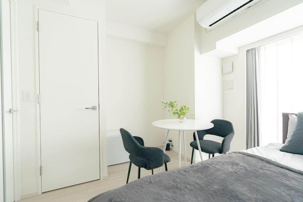 One-Bedroom Apartment photo 3