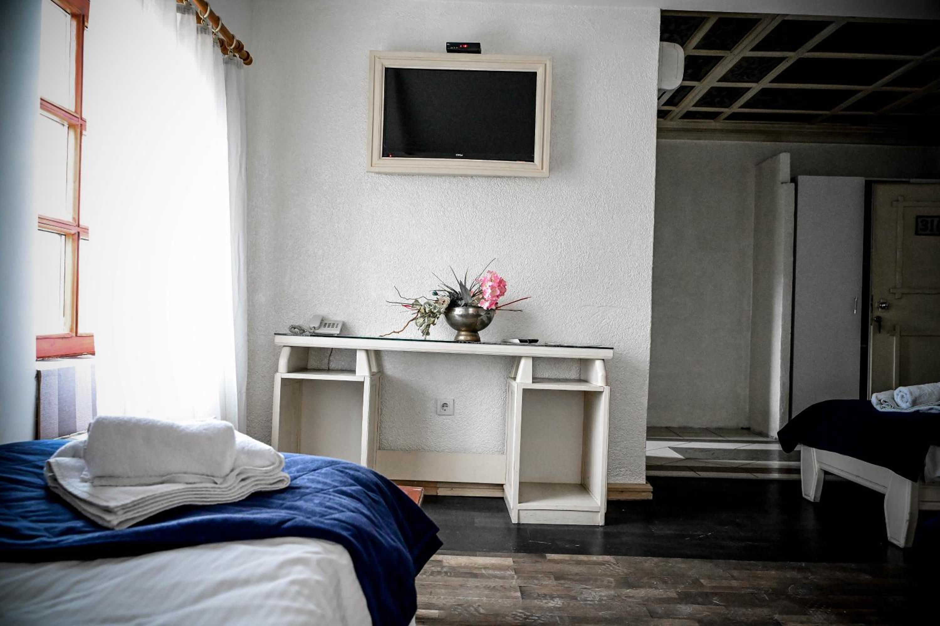 Twin Room - Photo 13