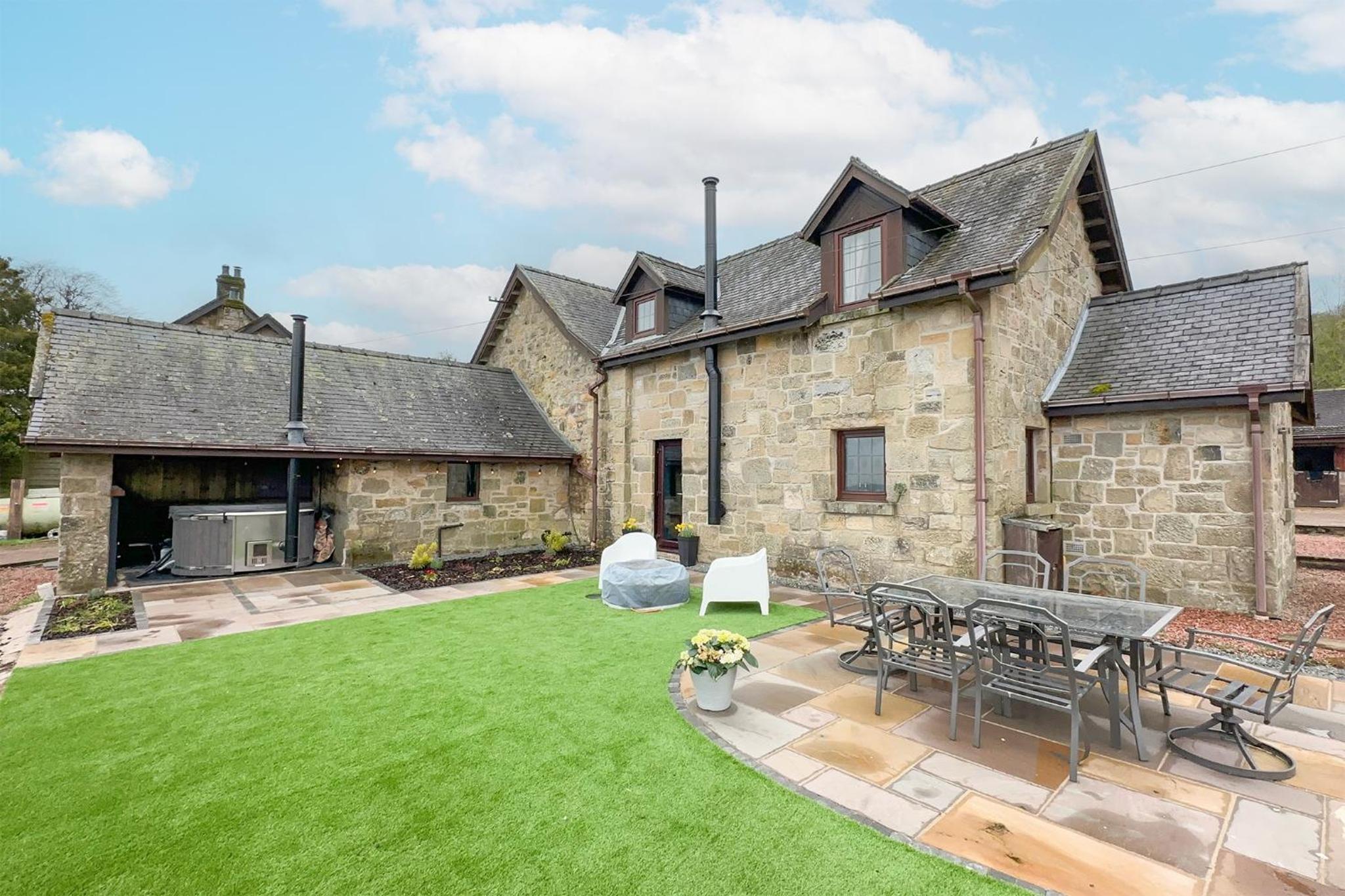 Villa photo 2
