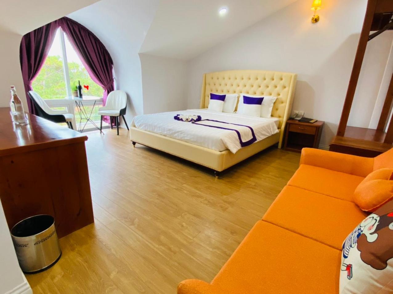 Double Room with Lake View - Photo 13