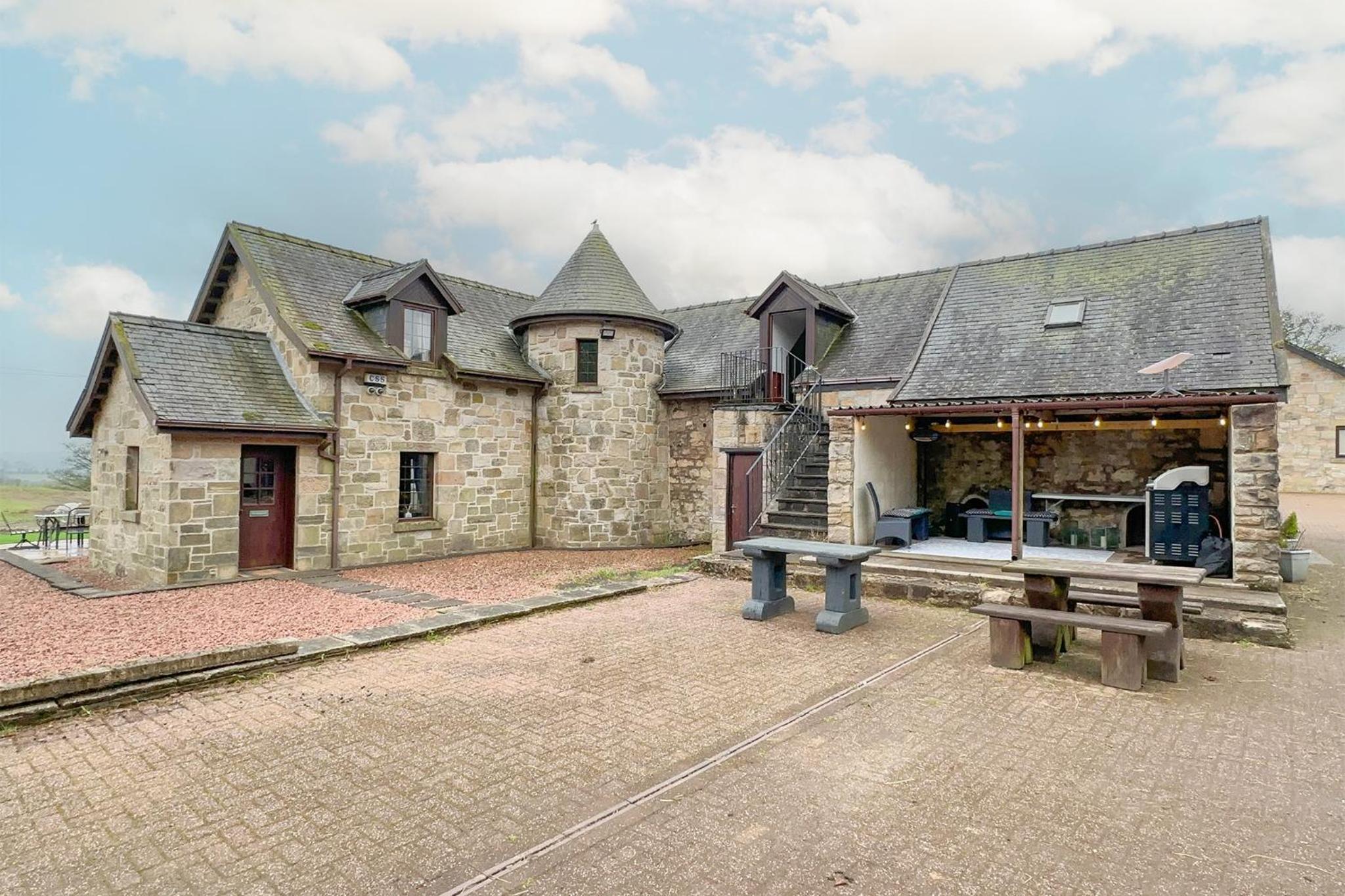 Villa photo 3
