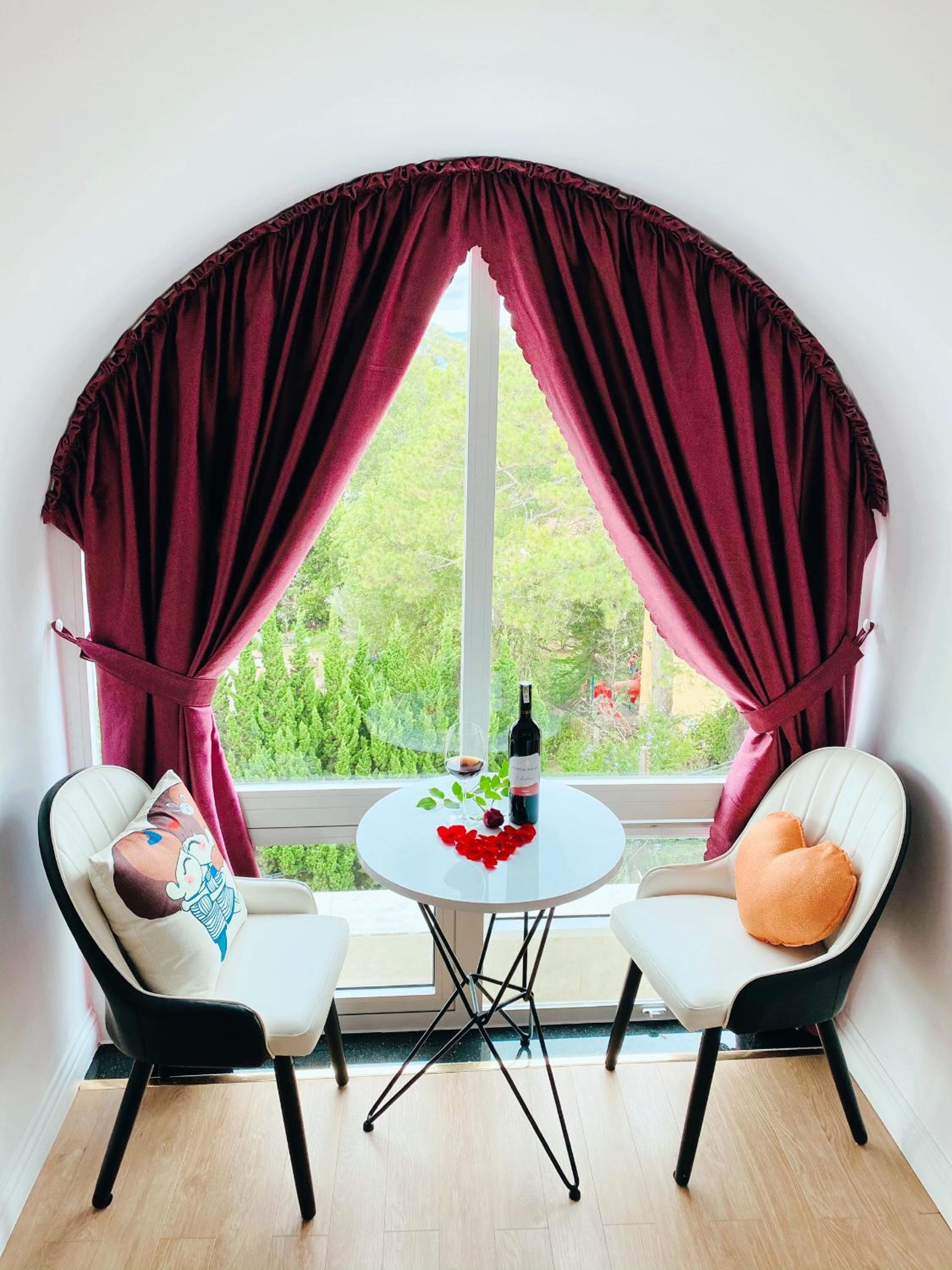 Double Room with Lake View - Photo 2