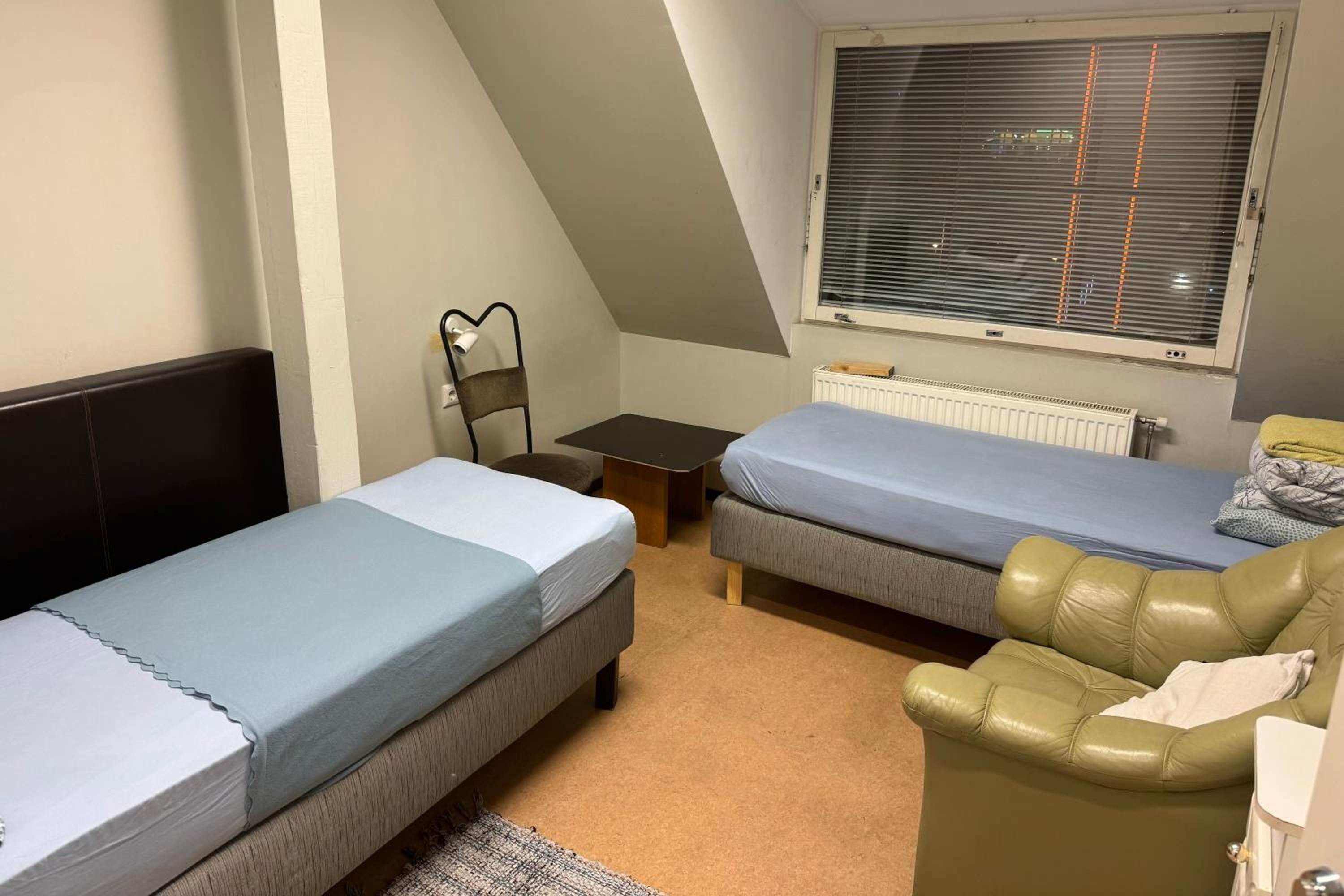 Standard Twin Room - Photo 2
