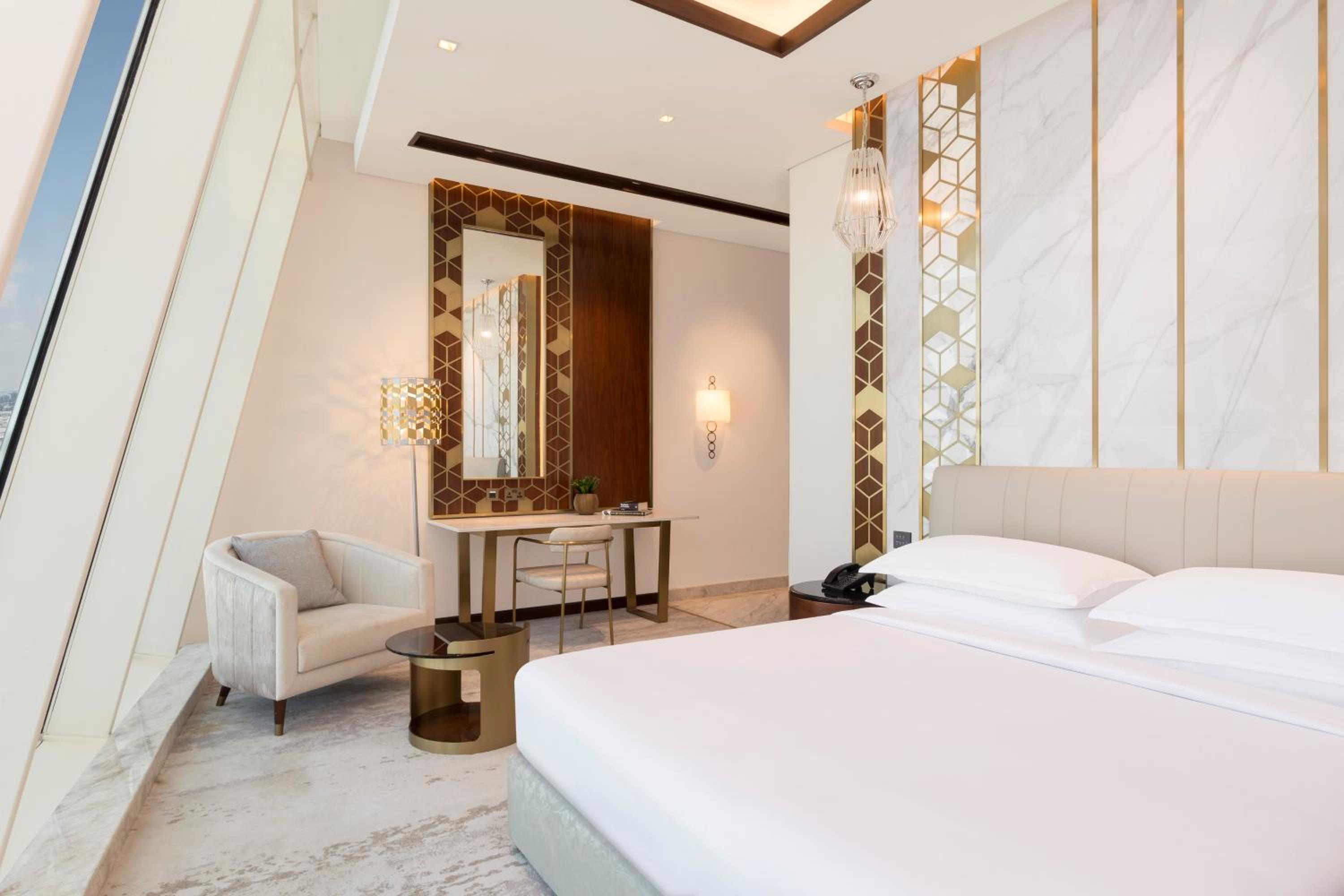 Deluxe King Room - Photo 1