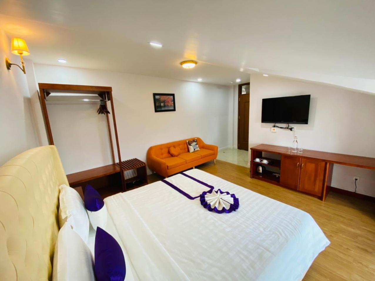 Double Room with Lake View - Photo 27