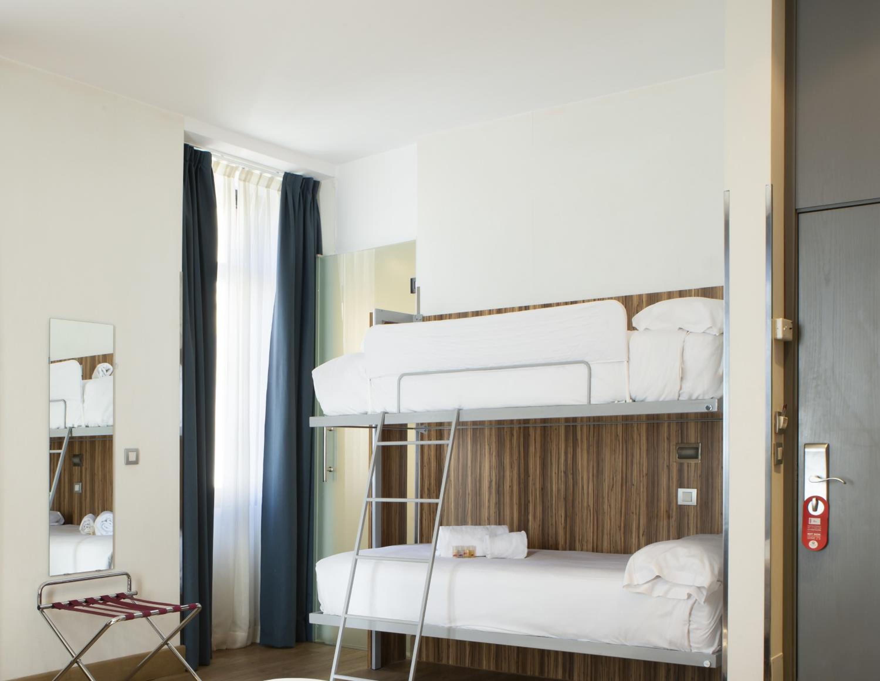 Quadruple Room (4 Adults) - Photo 2