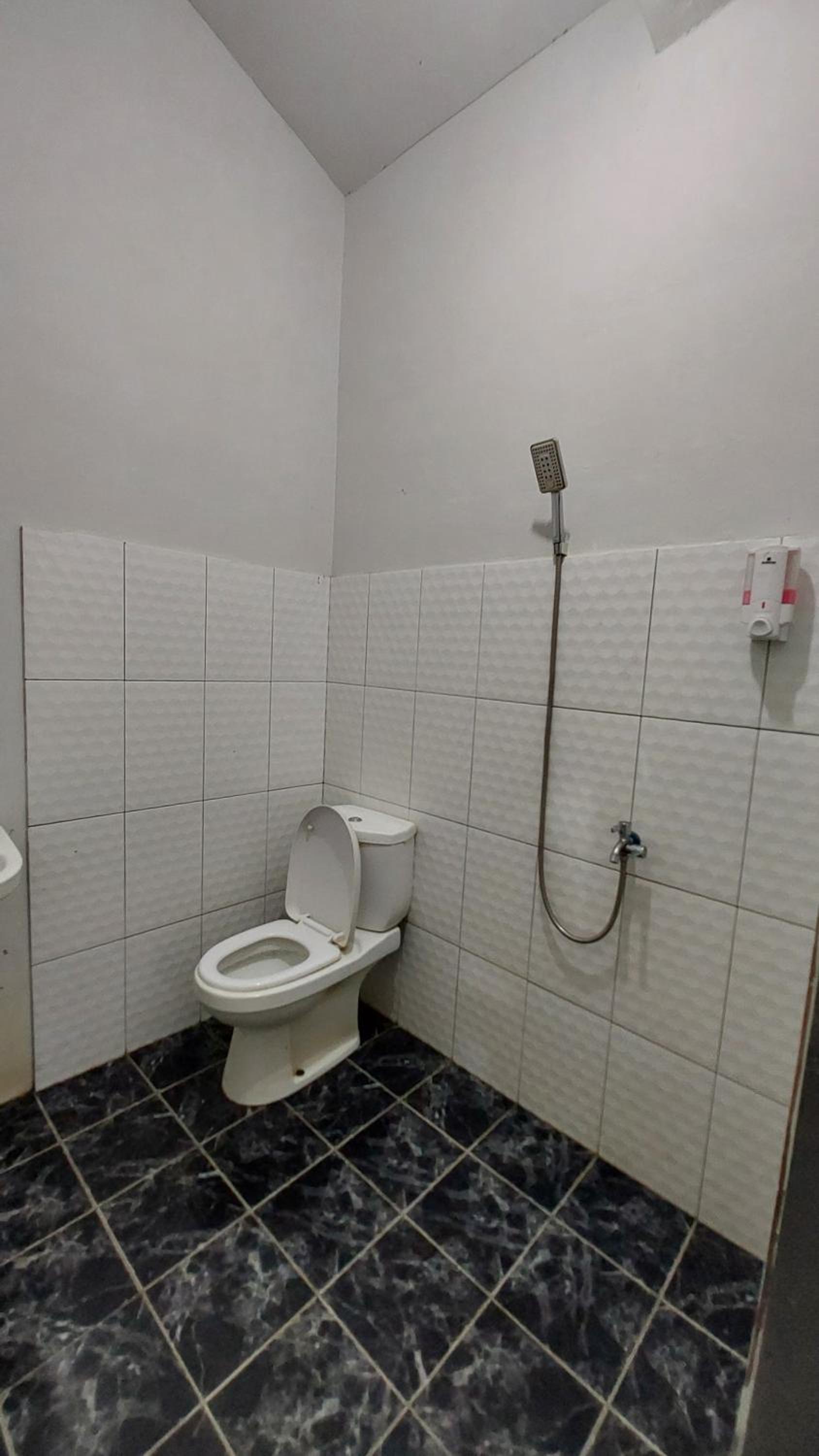 Budget Double Room - Photo 13