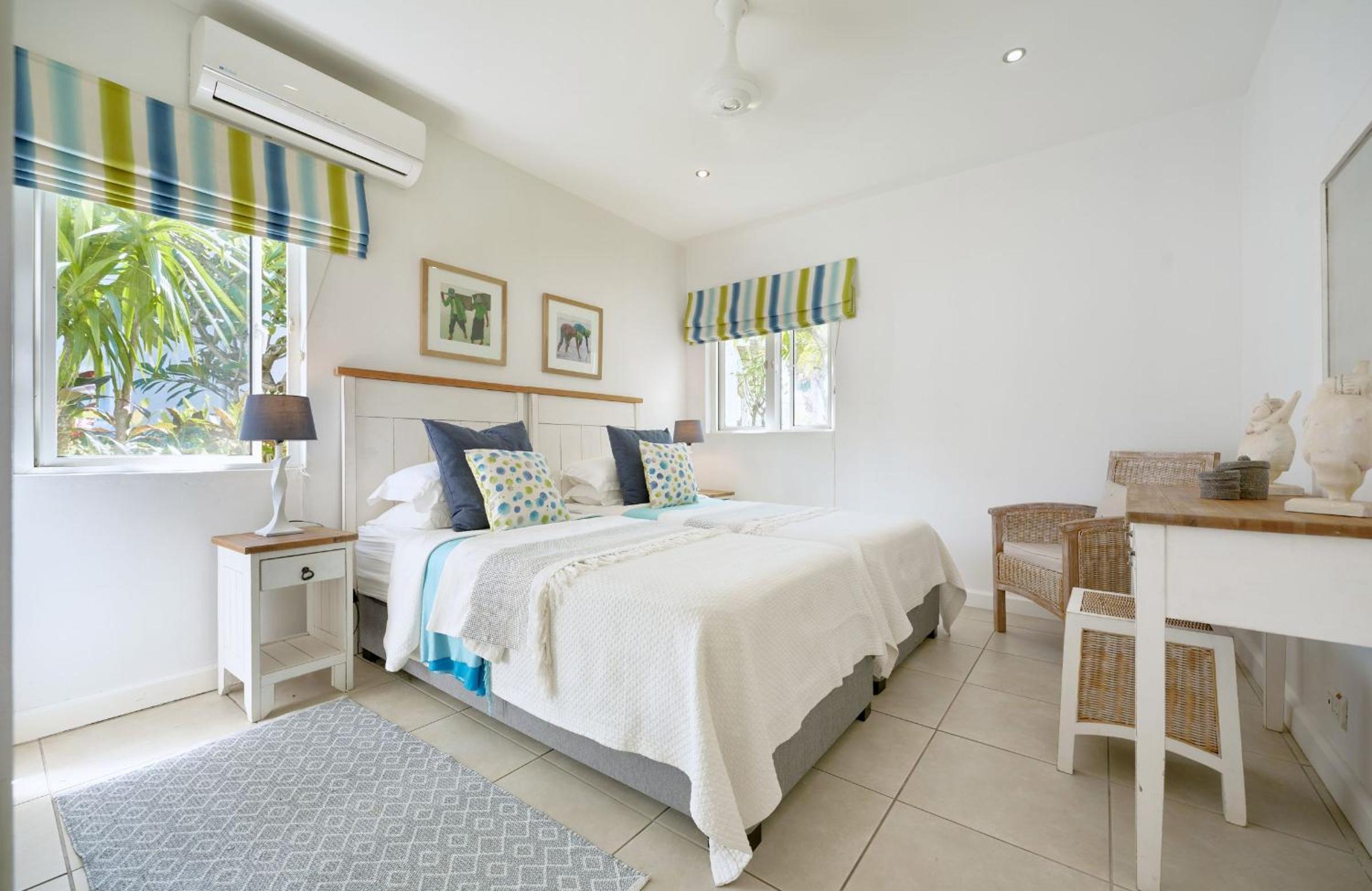 Apartamento de Dois Quartos com Vista para a Piscina e para o Mar