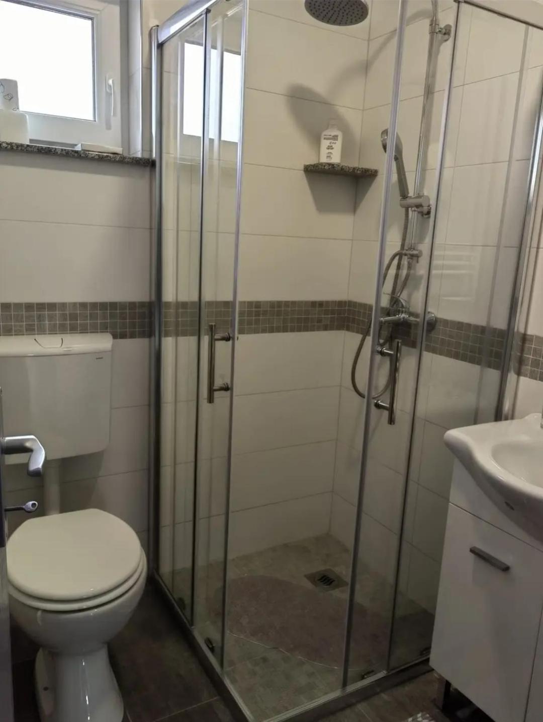 Three-Bedroom Apartment - Photo 16