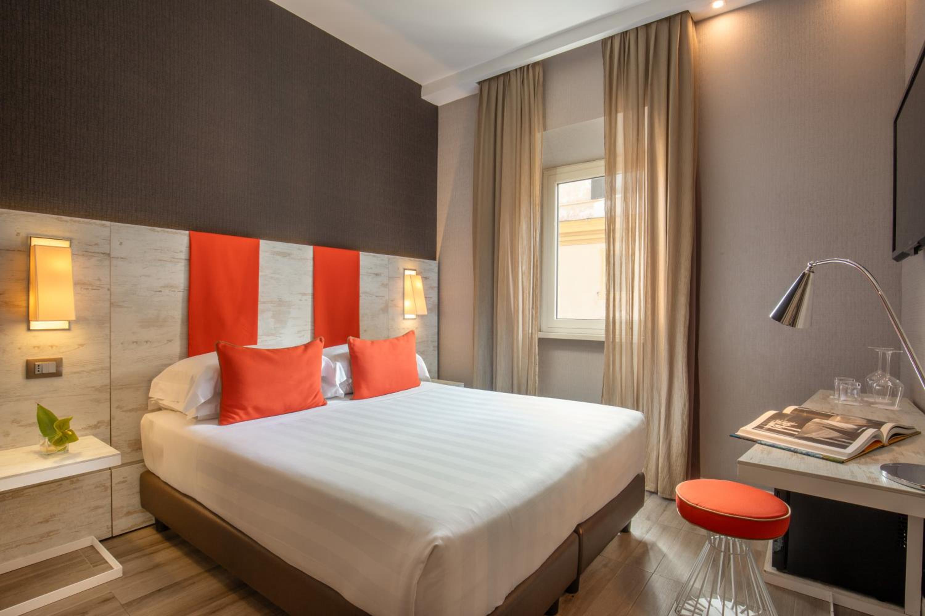 Classic Double or Twin Room thumbnail 5