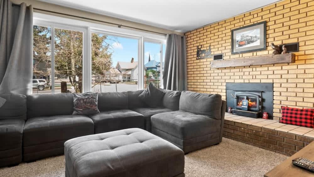 Family Room photo 1