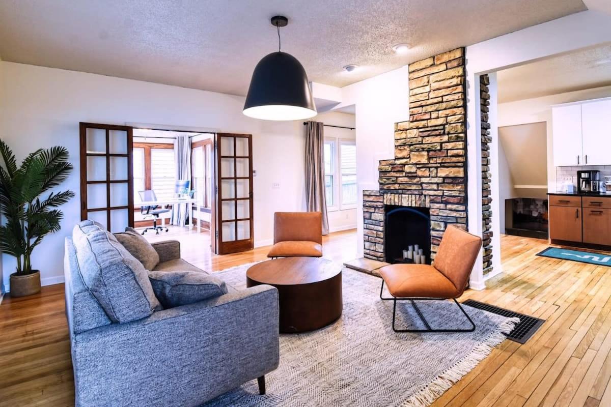 Family Room photo 1