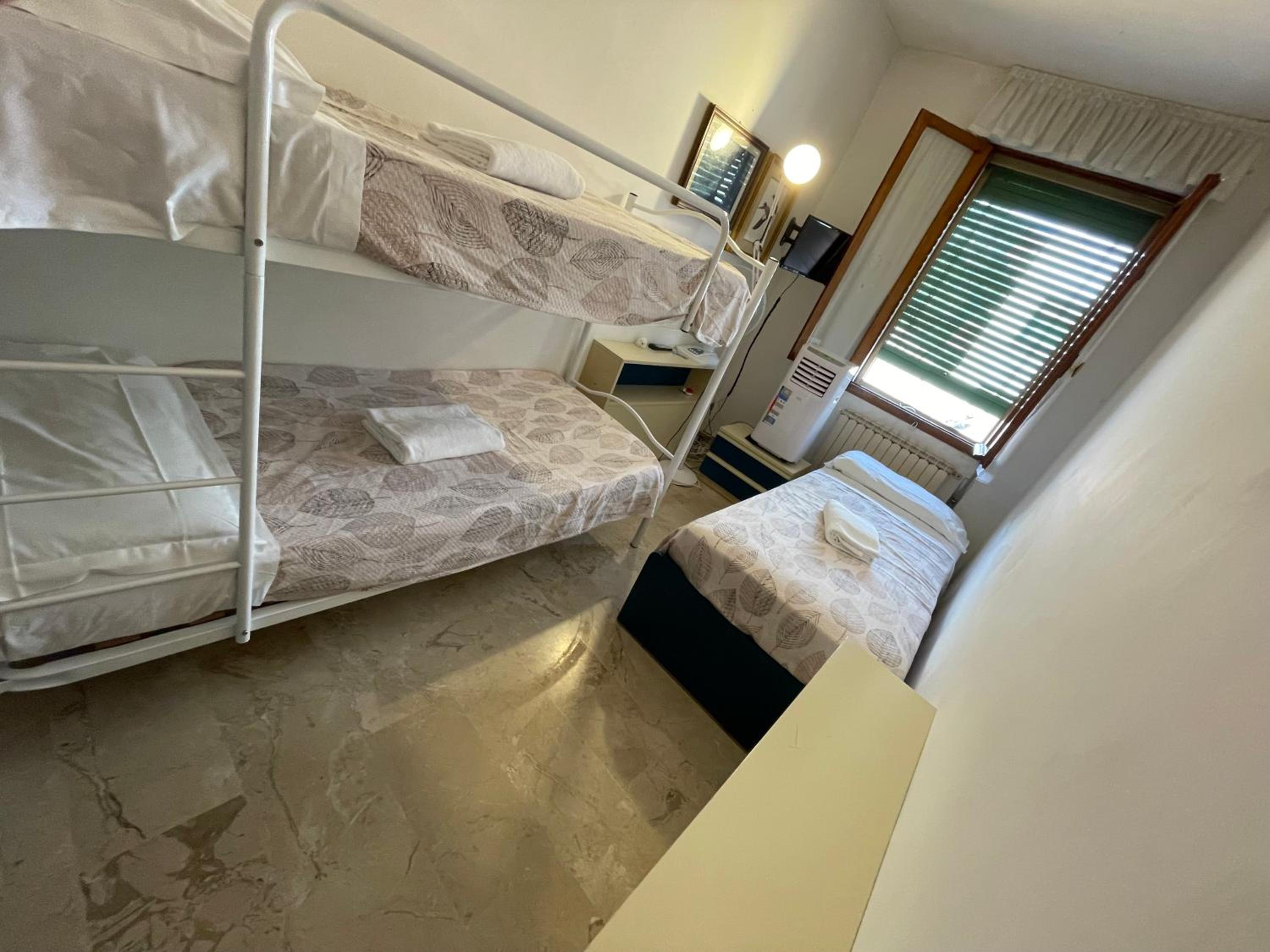 Executive Triple Room photo 3