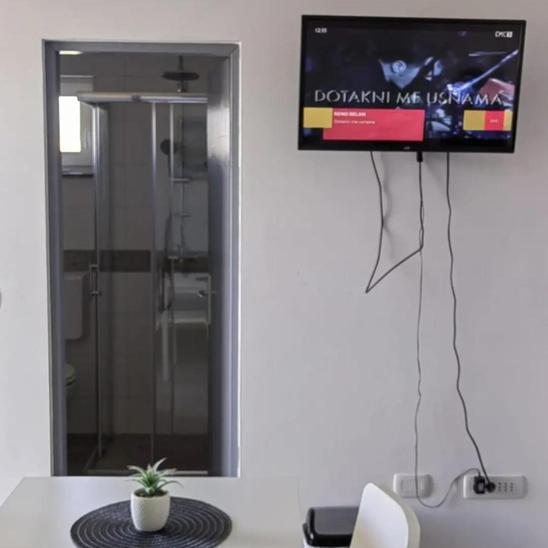 Three-Bedroom Apartment - Photo 18