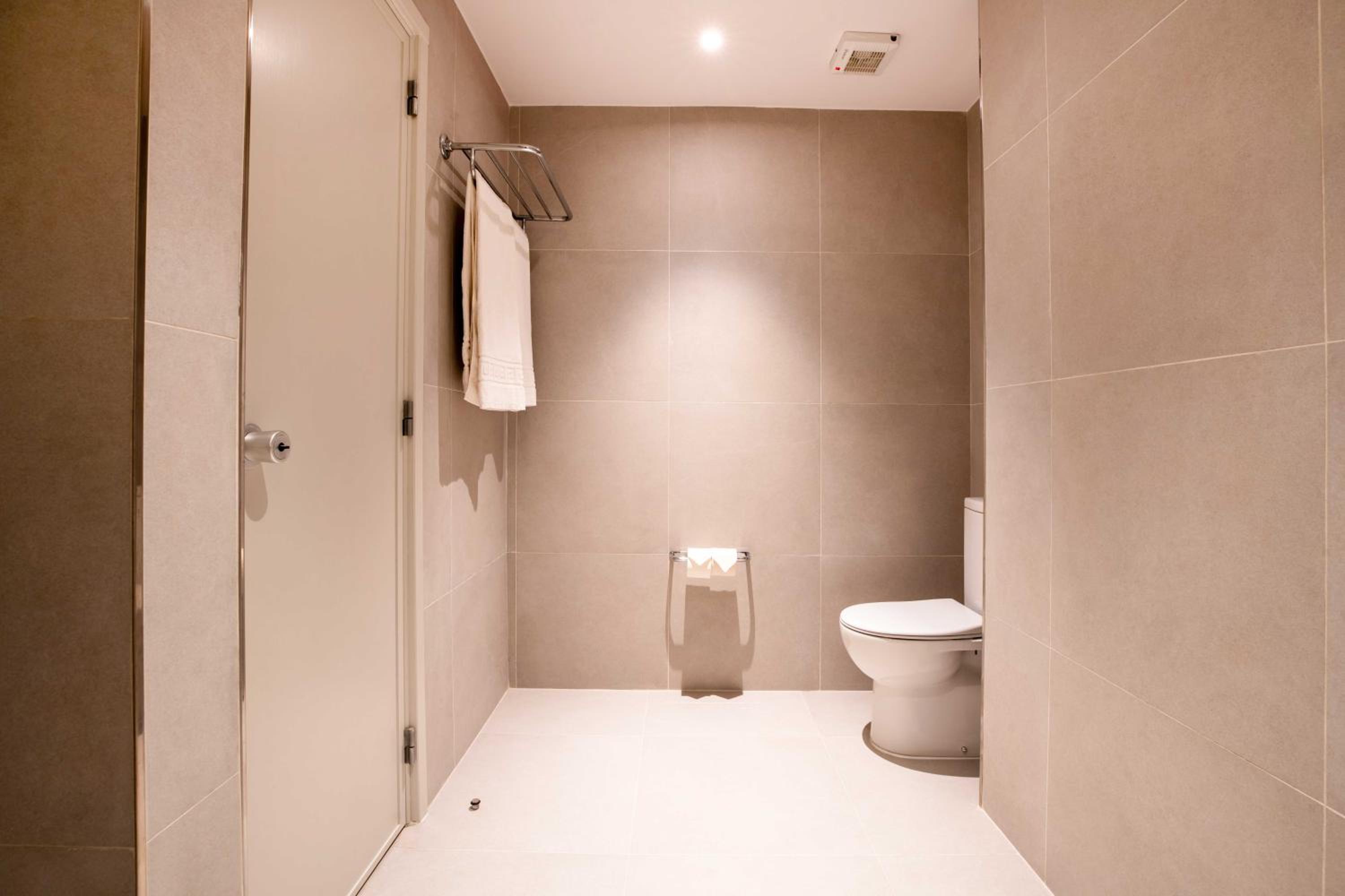 Premium Suite - Photo 5